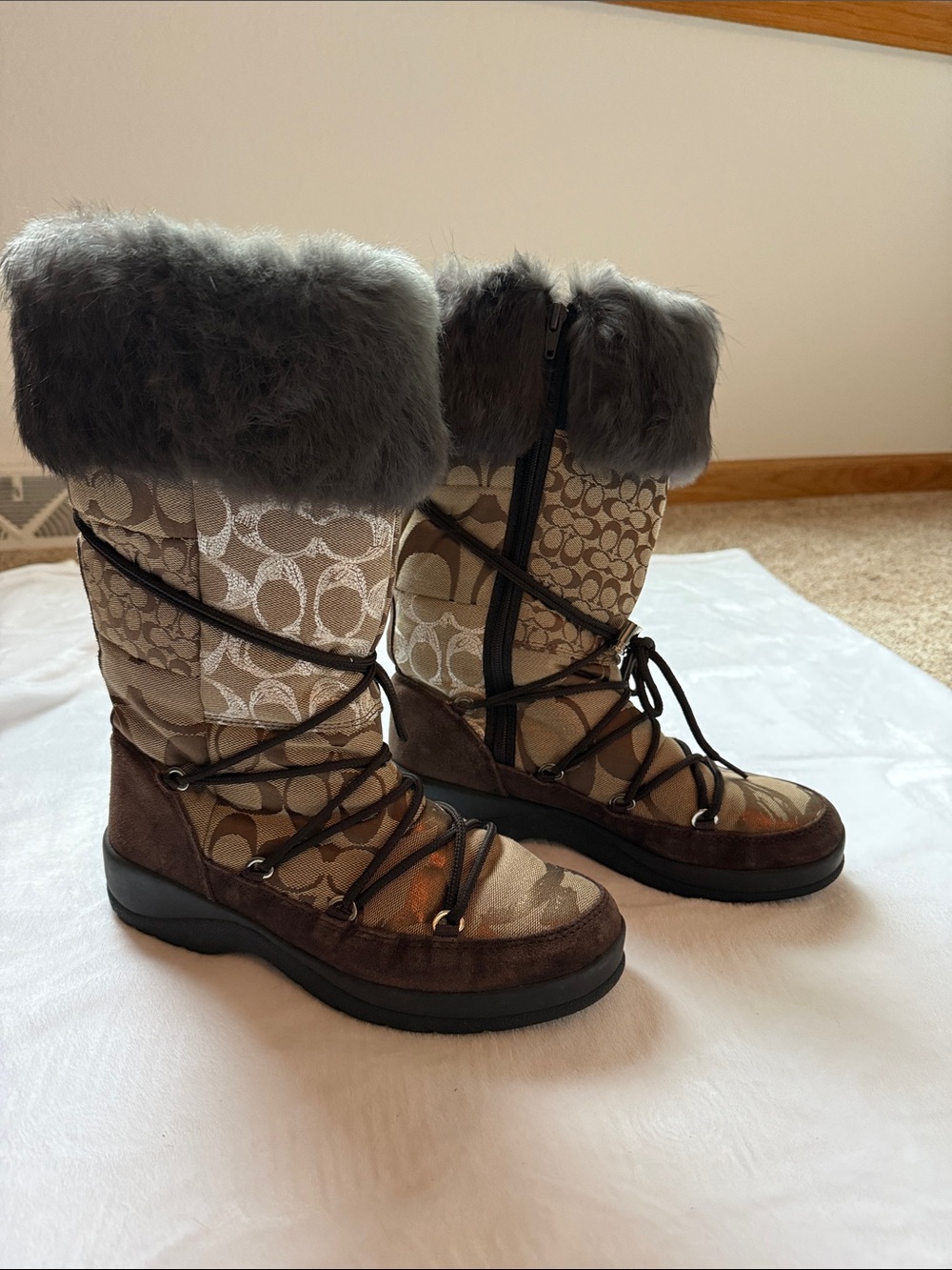 COACH  Beige and Brown Signature Lace-Up Winter Boots with Faux Fur Cuff